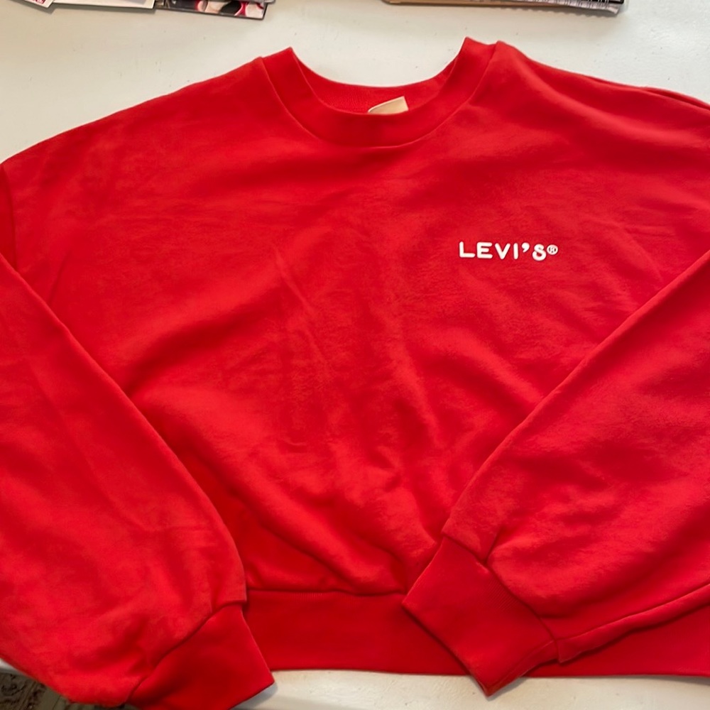 Red Levi’s Long Sleeve Cropped Sweatshirt, Size Medium